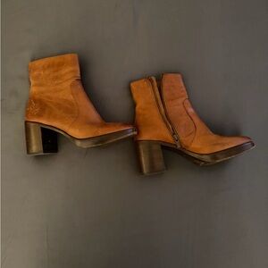 Frye Women's Carmel Ankle Boots